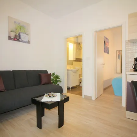 Hundefreundliches Im Zentrum Von Und Nur 400 Meter Zum *