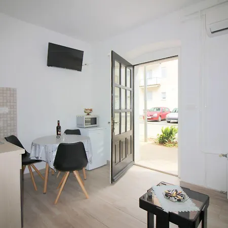 Hundefreundliches Im Zentrum Von Und Nur 400 Meter Zum