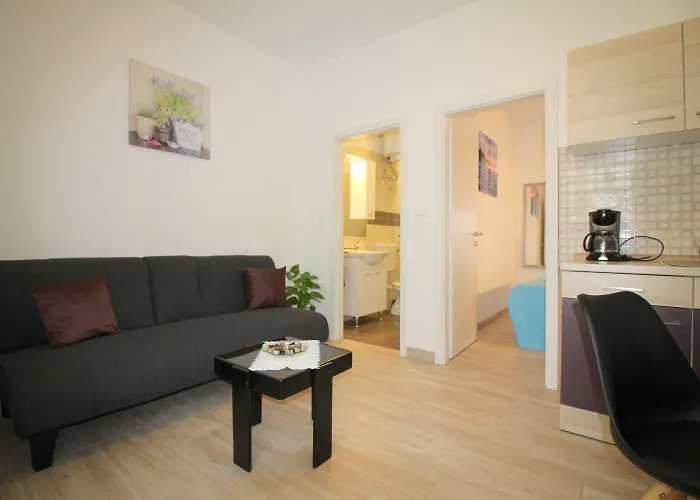 Hundefreundliches Im Zentrum Von Und Nur 400 Meter Zum *