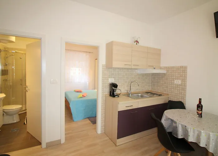 Hundefreundliches Im Zentrum Von Und Nur 400 Meter Zum * Пореч