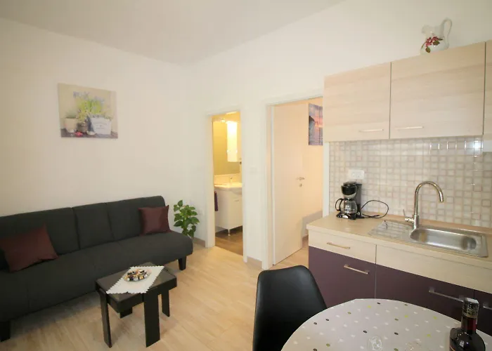 Hundefreundliches Im Zentrum Von Und Nur 400 Meter Zum