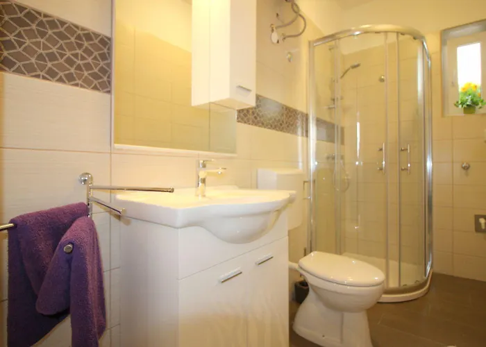 Apartment Hundefreundliches Im Zentrum Von Und Nur 400 Meter Zum *